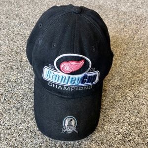 New Era Black 2002 Stanley Cup Champions Blackhawks Hat Size OS